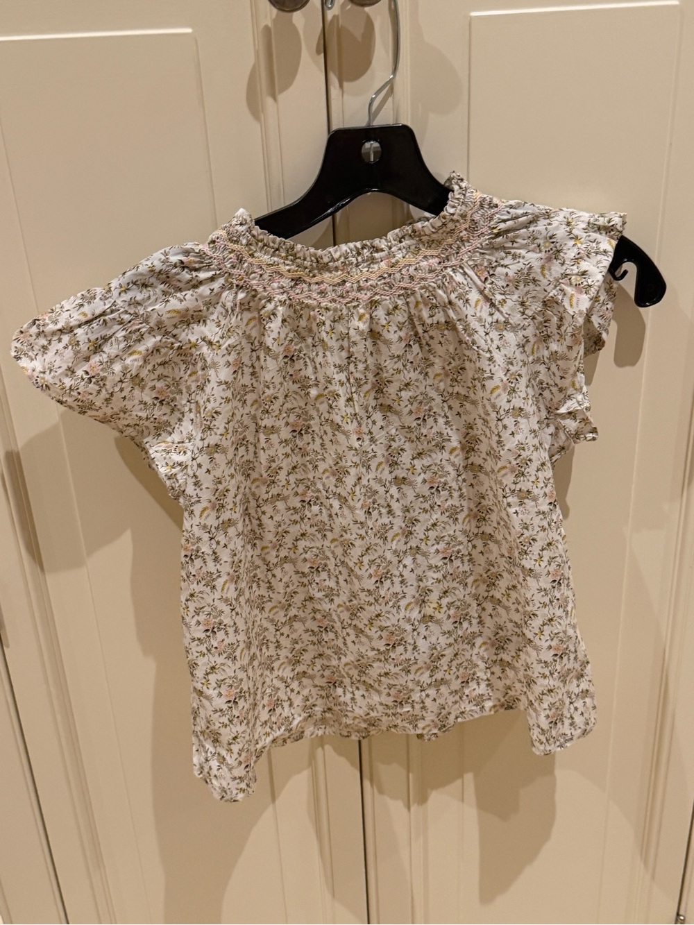 Bonpoint White Floral Smocked Flutter Sleeve Blouse